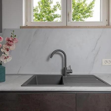 Апартаменти Dolly Completely Renovated 2023 Ровінь