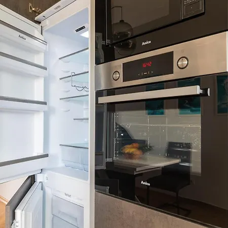 Dolly Completely Renovated 2023 Апартаменти *